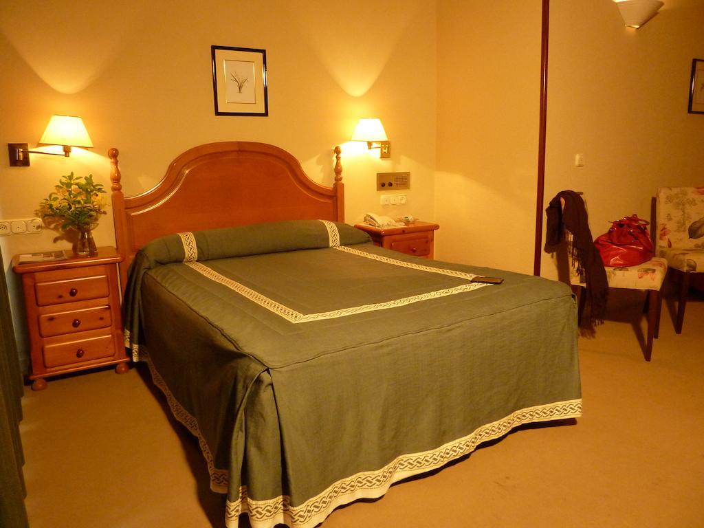 Bahia De Chapela Hotel Redondela Room photo